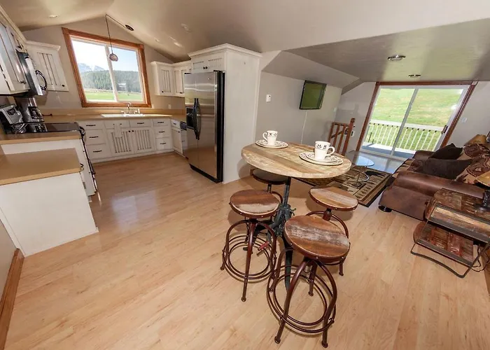 Vakantiehuis Charming Vacation For Large Groups Near Yellowstone National Park, Wyoming Bedford